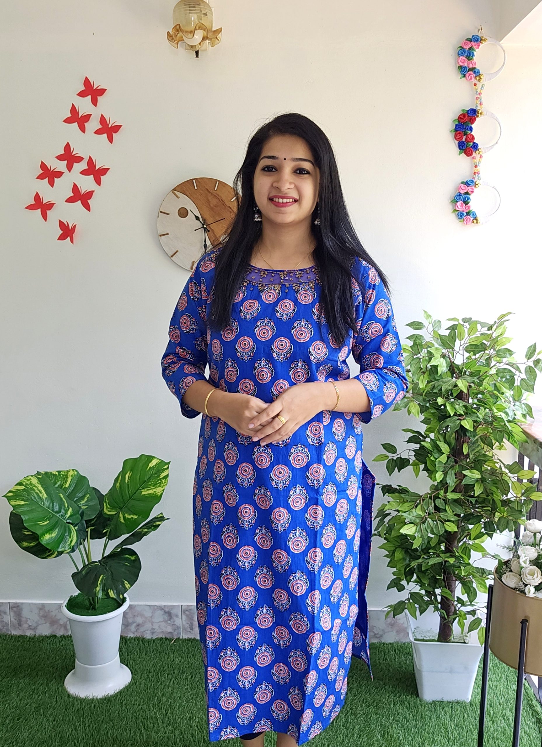 Full Sleeves Ladies Hand Work Kurtis, Size : M, Feature : Comfortable at Rs  250 / Piece in Ahmedabad